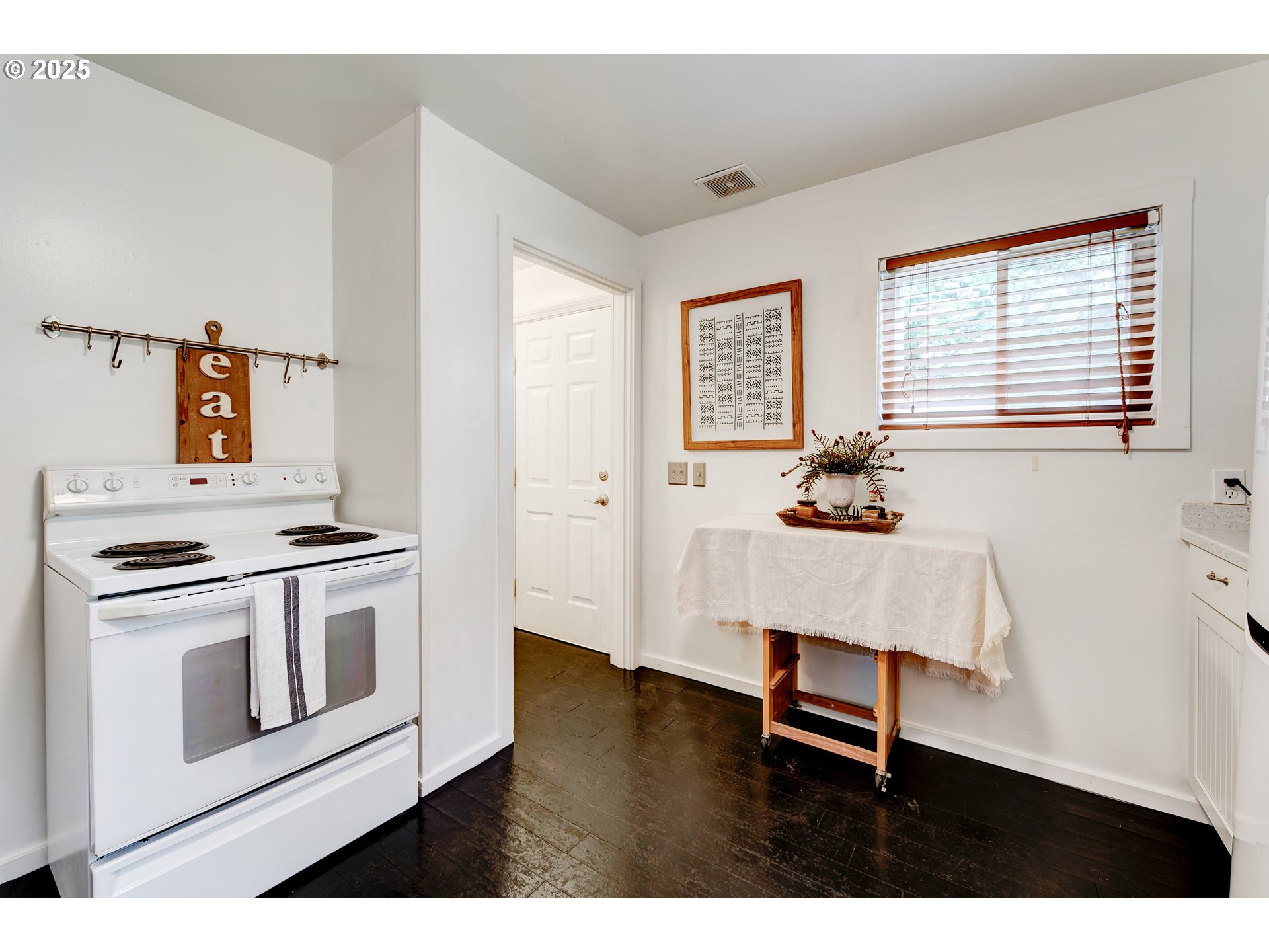 488 B Street Independence, OR 97351 - Photo 12 of 34