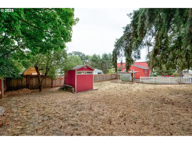 $299,900 | 488 B Street, Independence, OR 97351