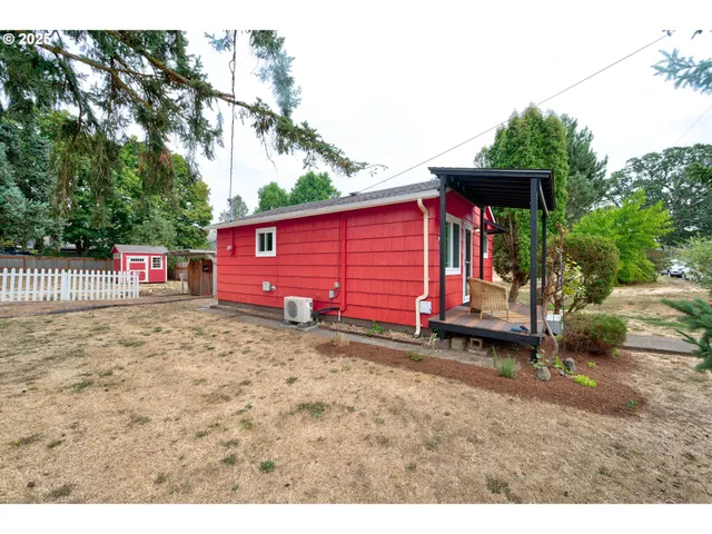 $299,900 | 488 B Street, Independence, OR 97351