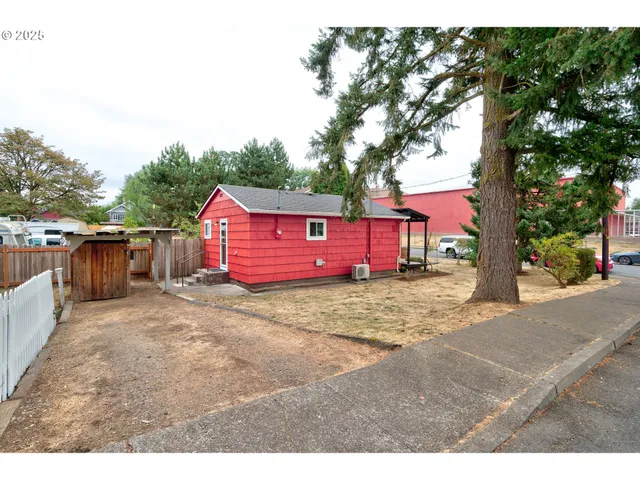 $299,900 | 488 B Street, Independence, OR 97351