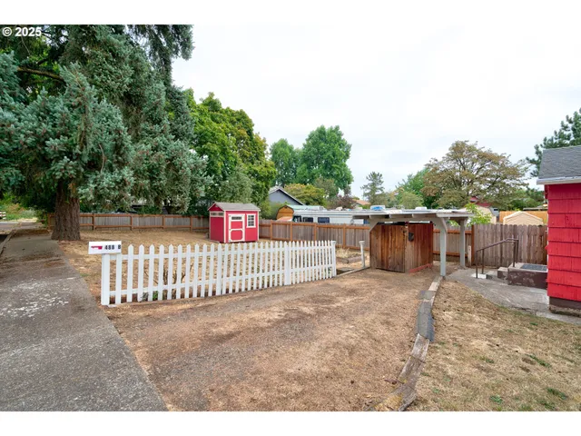 $299,900 | 488 B Street, Independence, OR 97351