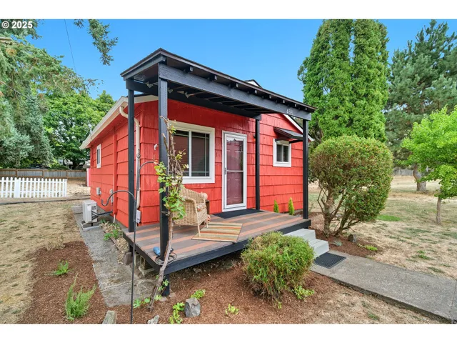 $299,900 | 488 B Street, Independence, OR 97351