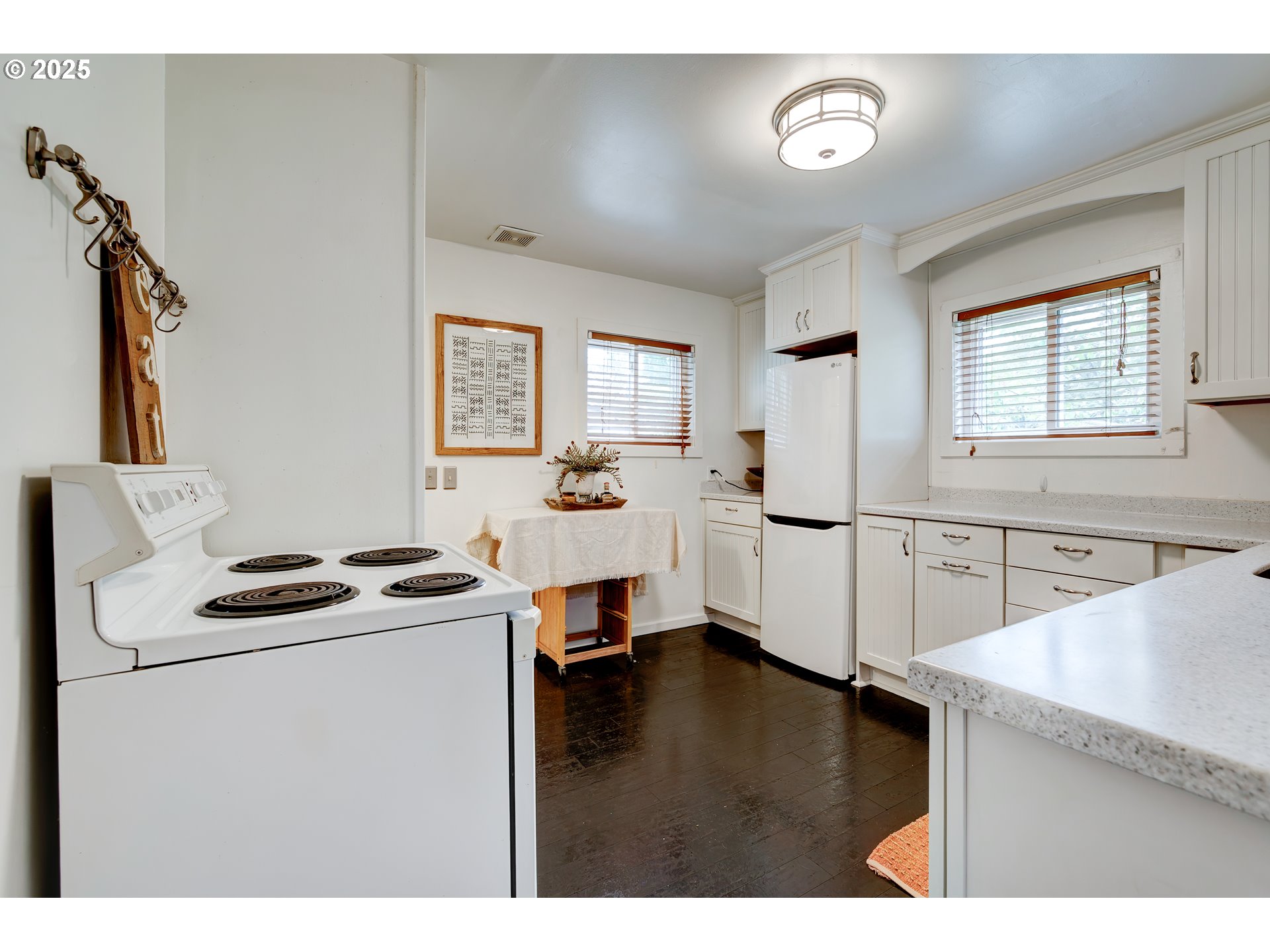 488 B Street Independence, OR 97351 - Photo 8 of 34