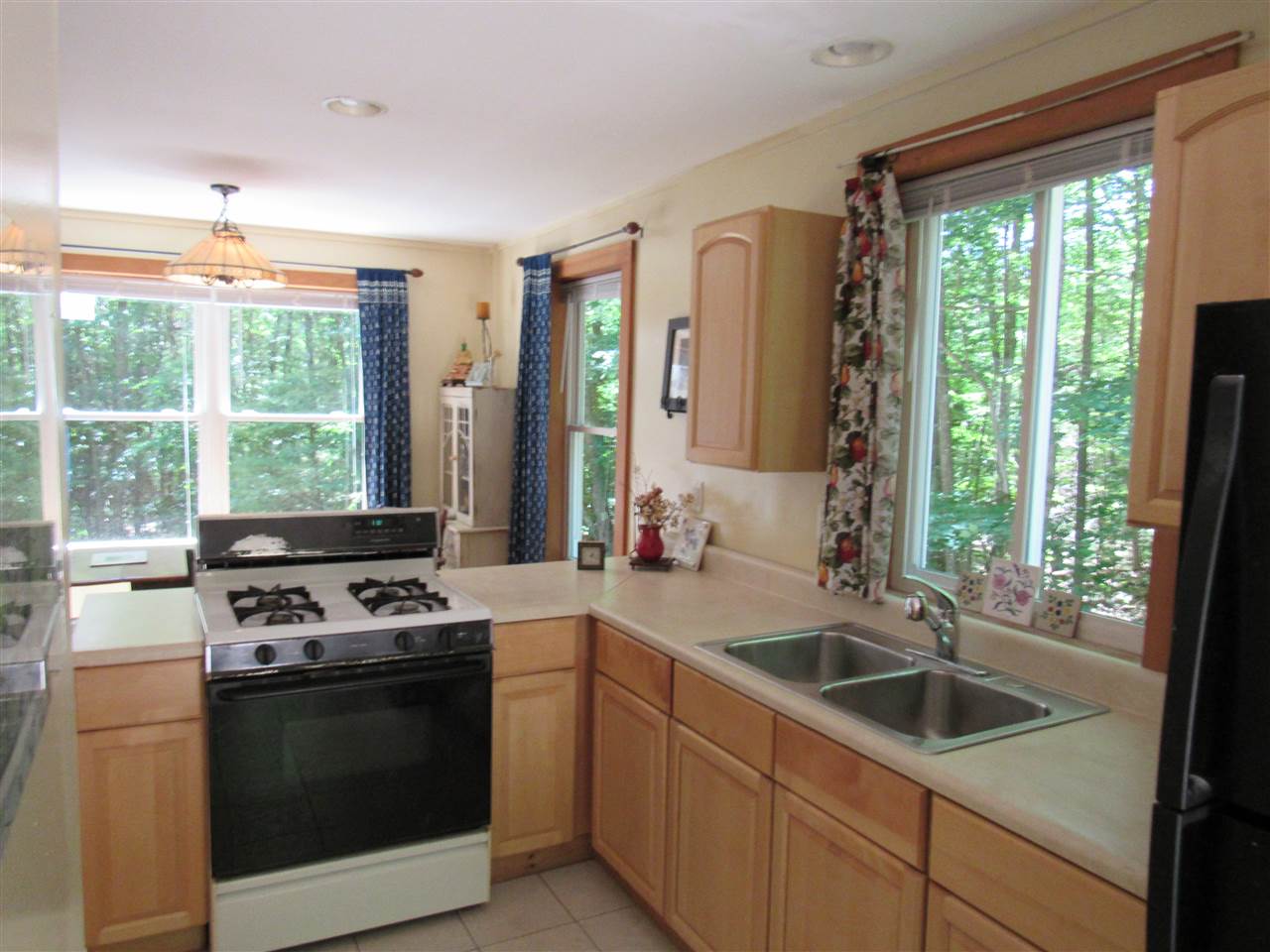 85 Rockwood Pond Road Fitzwilliam, NH 03447 - Photo 7 of 27