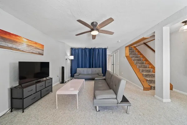 $2,000 | 21 Village West Drive, Unit 14, Alexandria, NH 03222