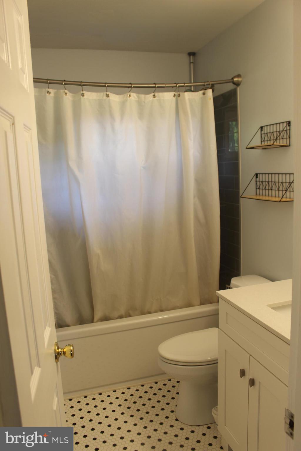 1017 Tracy Road Lancaster, PA 17601 - Photo 17 of 28