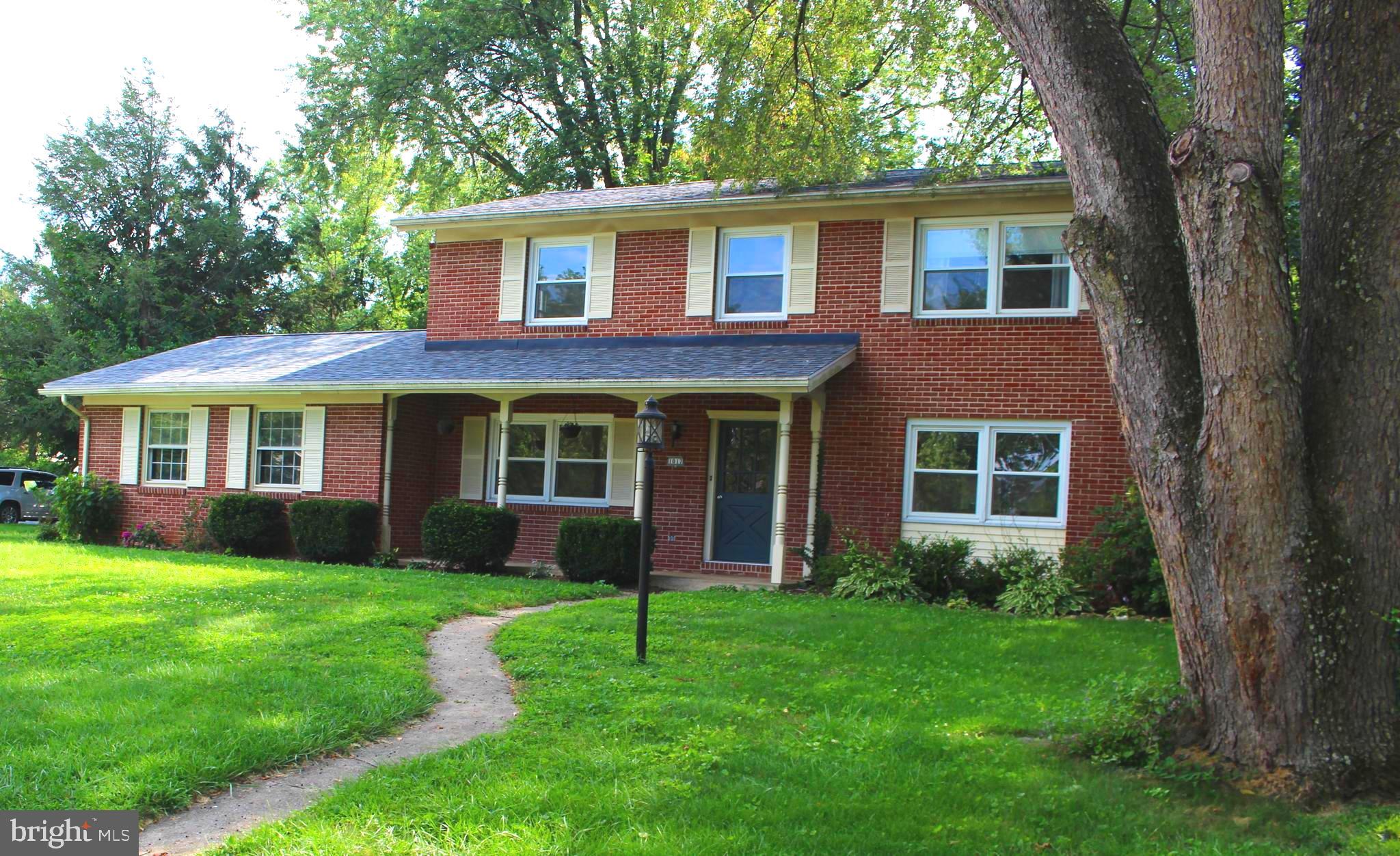 1017 Tracy Road Lancaster, PA 17601 - Photo 3 of 28