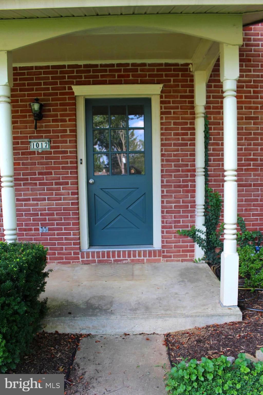 1017 Tracy Road Lancaster, PA 17601 - Photo 4 of 28
