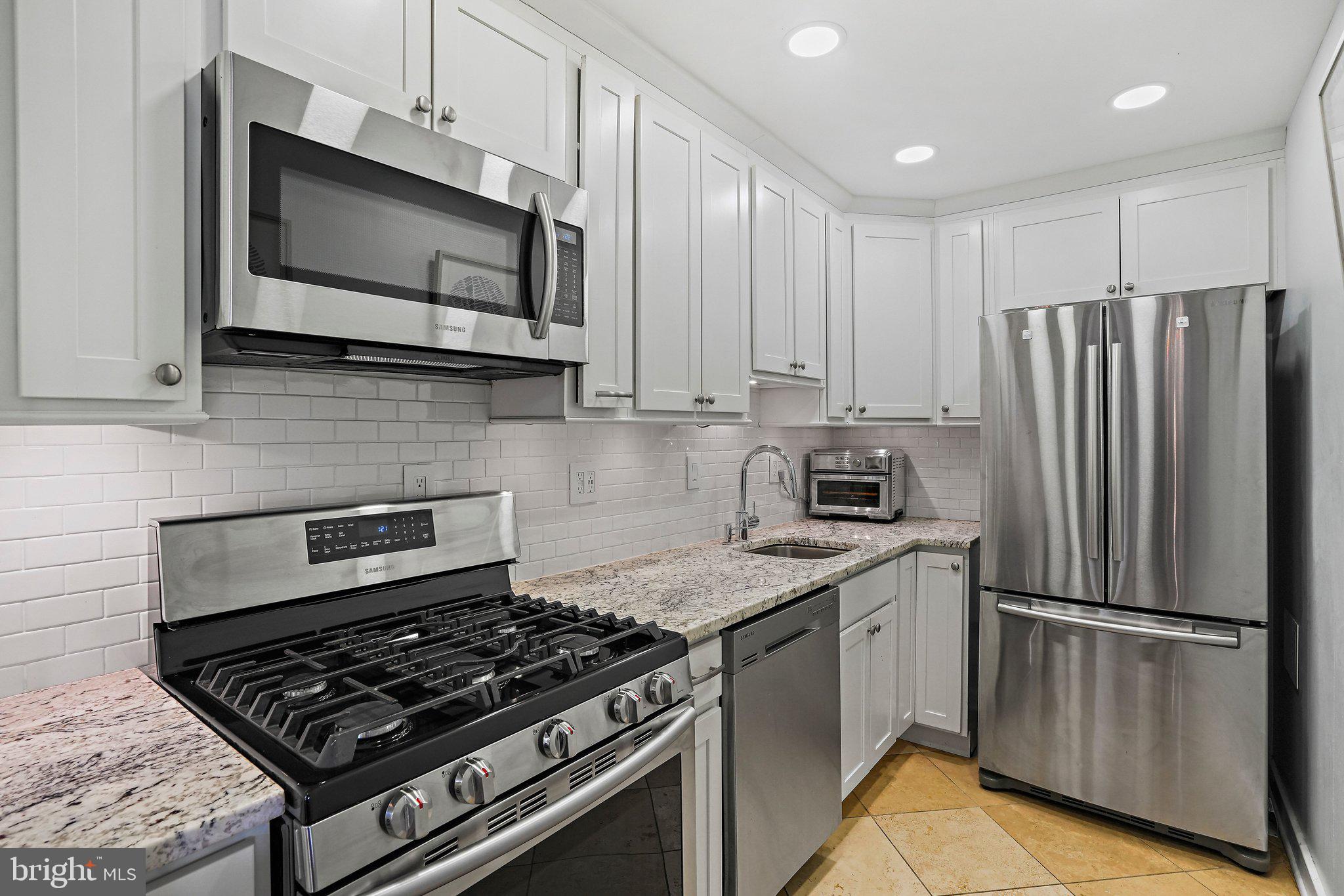 490 M Street Southwest, Unit W204 Washington, DC 20024 - Photo 3 of 39 Kitchen