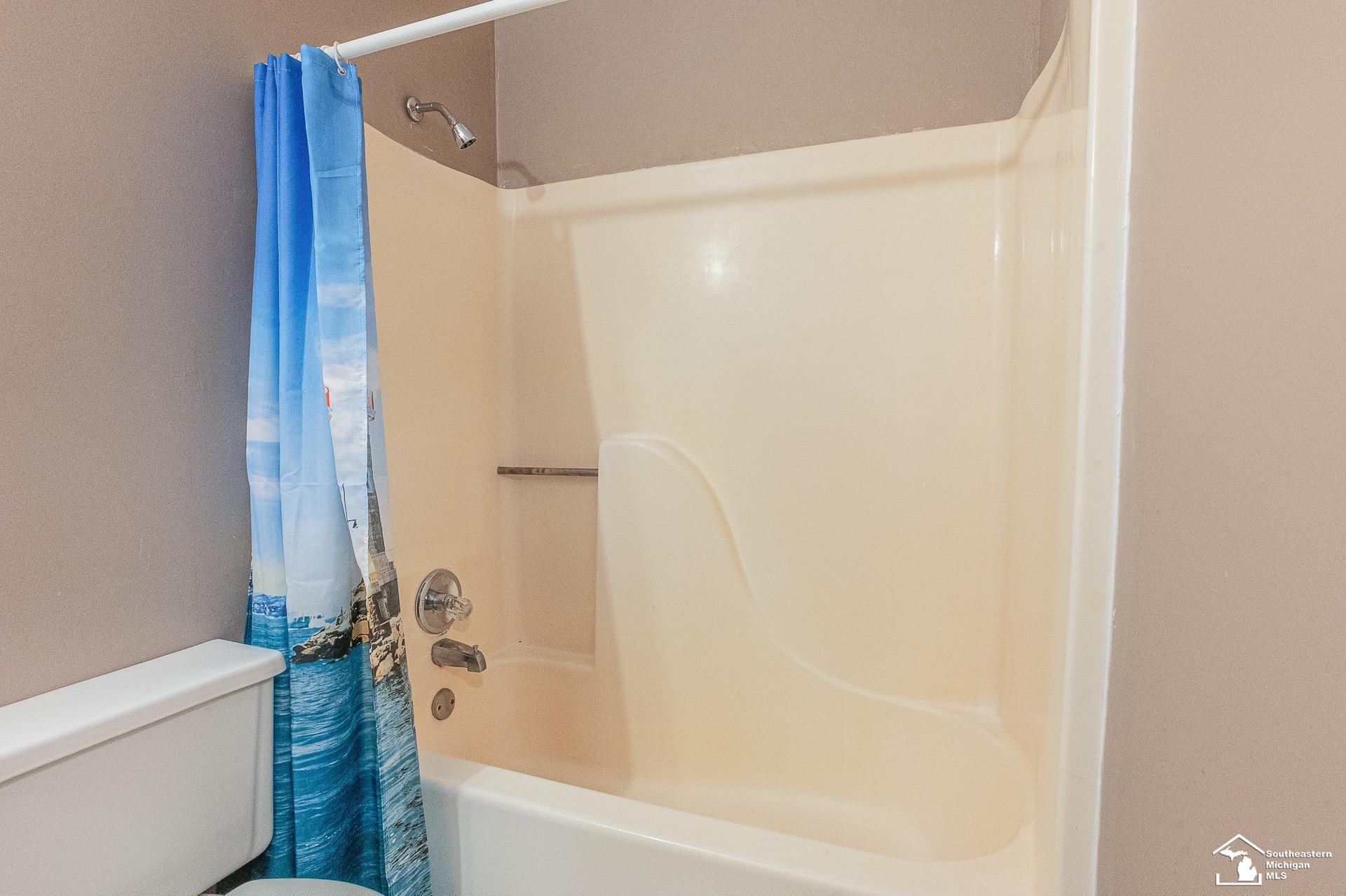 7712 Summerfield Road Lambertville, MI 48144 - Photo 22 of 30 50166602-c4ba6718-84a6-4a96-81bf-274d6c1d68b6.JPG