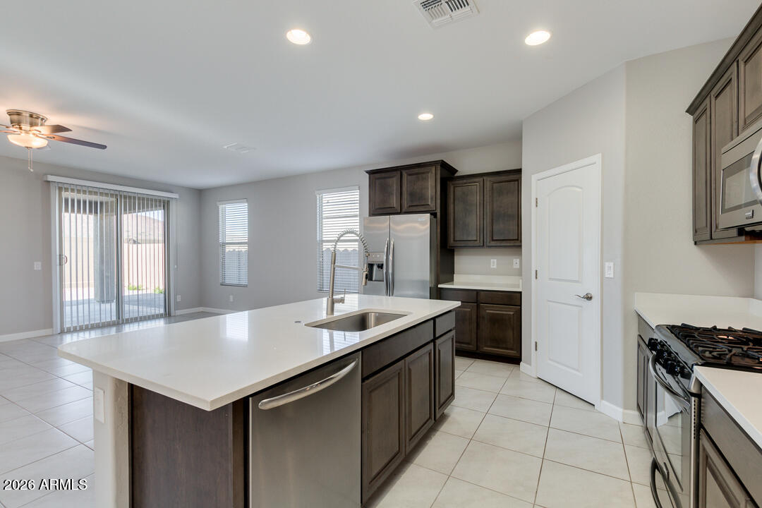 13634 West Briles Road Peoria, AZ 85383 - Photo 11 of 36 12-Briles