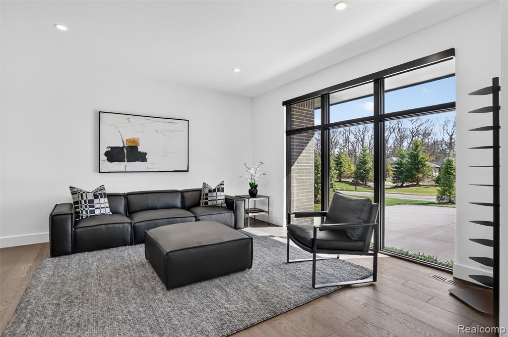 7004 Franklin Road Bloomfield Hills, MI 48301 - Photo 18 of 38 Gallery Image 18