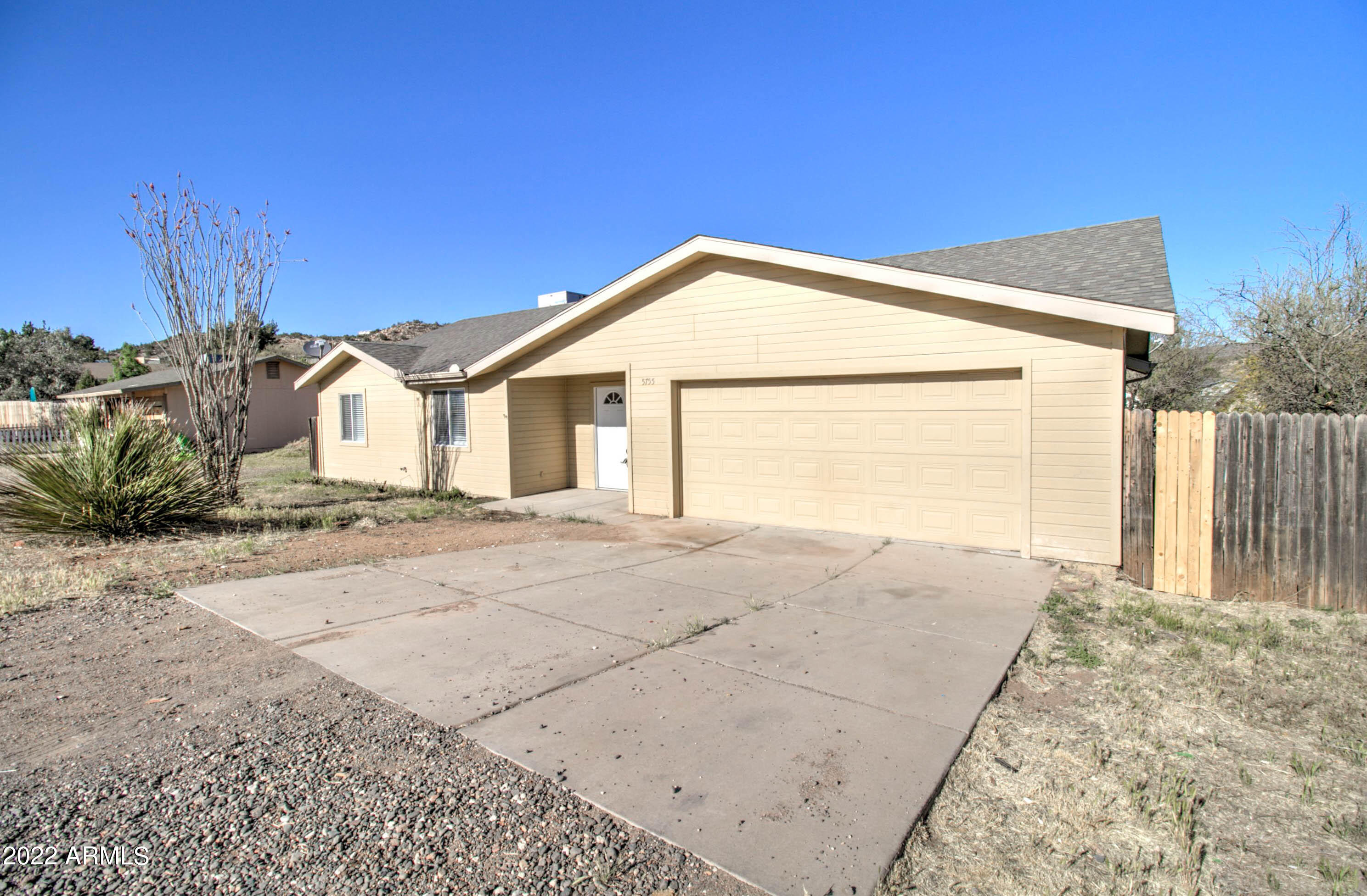 5755 North Laura Lane Rimrock, AZ 86335 - Photo 2 of 25 5755 N Laura Ln-2