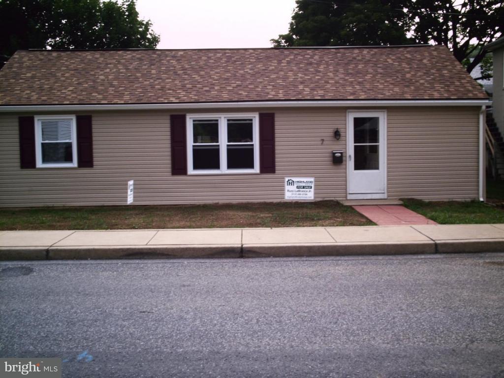 7 North New Street Lititz, PA 17543 - Photo 1 of 7 Gallery Image 1