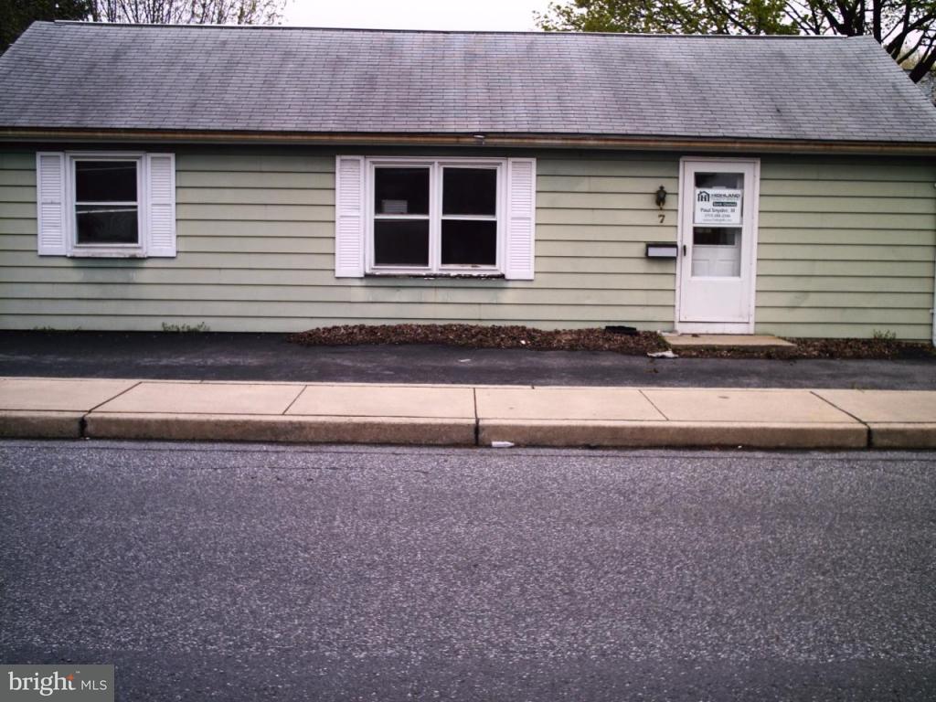 7 North New Street Lititz, PA 17543 - Photo 6 of 7 Gallery Image 6