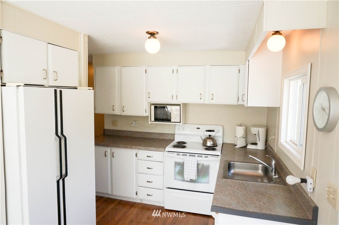 201 Union Avenue Southeast, Unit 38 Renton, WA 98059 - Photo 4 of 12 Gallery Image 4