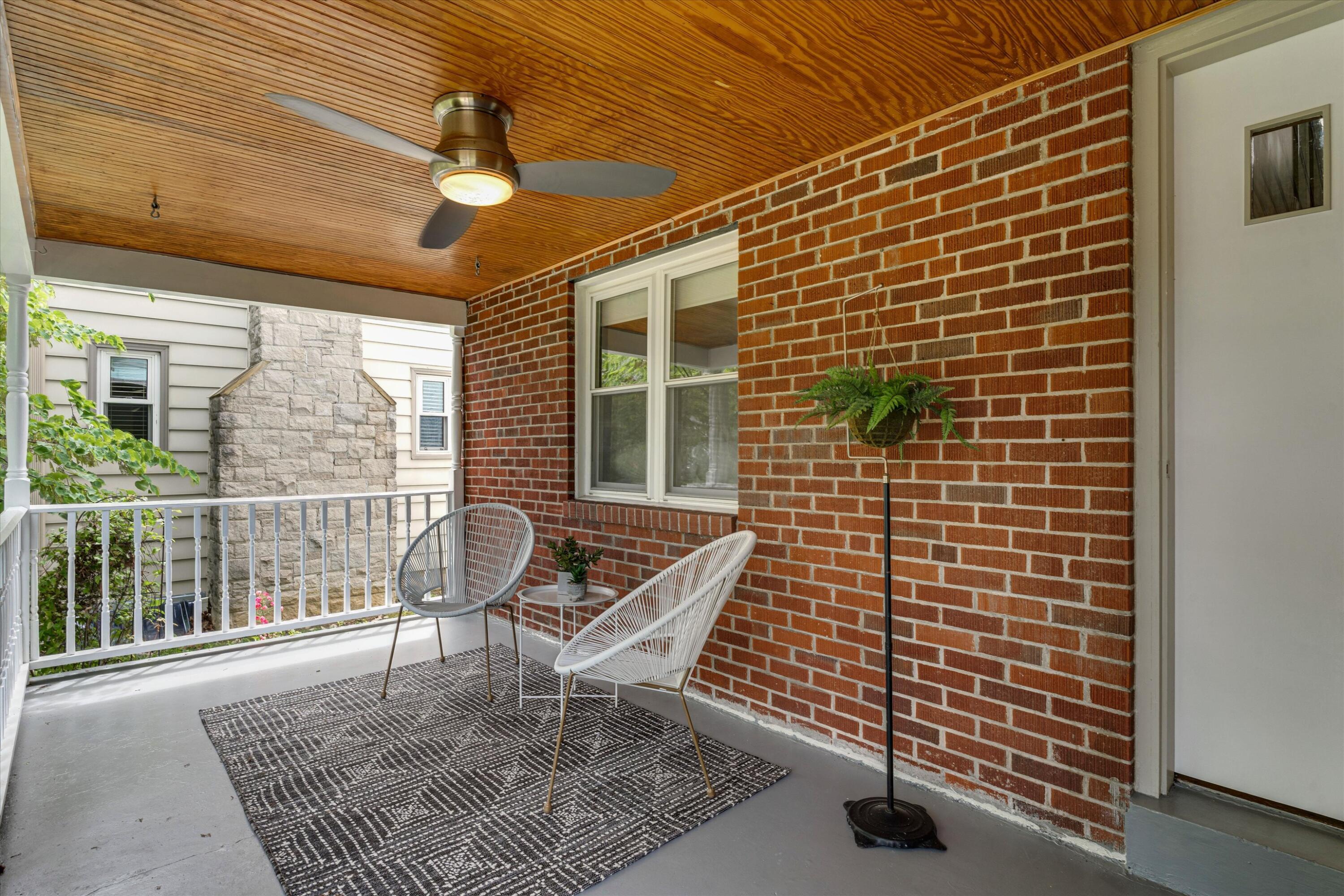 101 North Harding Road Columbus, OH 43209 - Photo 2 of 42 Front Porch