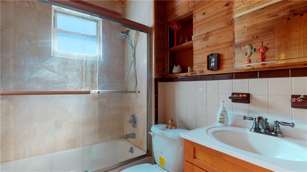 9148 Gold Road Queens, NY 11417 - Photo 9 of 15 Gallery Image 9