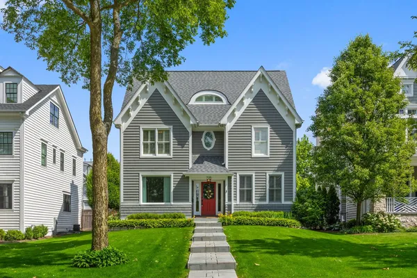 $7,500 | 735 West 8th Street, Hinsdale, IL 60521