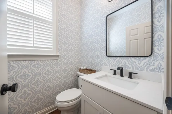 $7,500 | 735 West 8th Street, Hinsdale, IL 60521