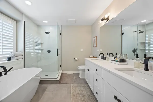 $7,500 | 735 West 8th Street, Hinsdale, IL 60521