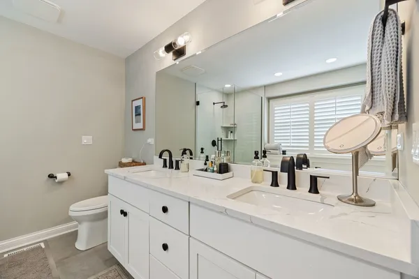 $7,500 | 735 West 8th Street, Hinsdale, IL 60521