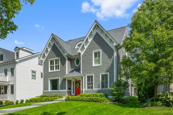 $7,500 | 735 West 8th Street, Hinsdale, IL 60521