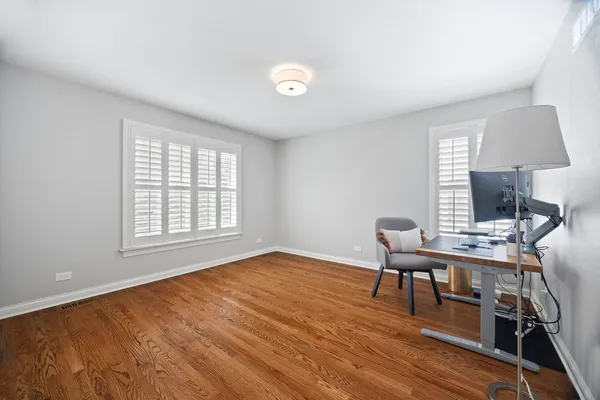 $7,500 | 735 West 8th Street, Hinsdale, IL 60521