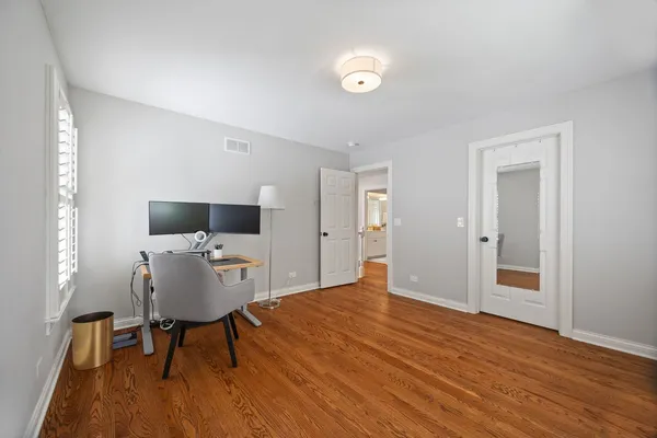 $7,500 | 735 West 8th Street, Hinsdale, IL 60521