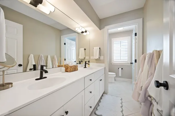 $7,500 | 735 West 8th Street, Hinsdale, IL 60521