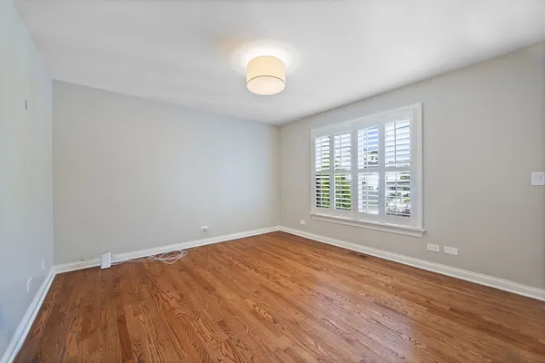 $7,500 | 735 West 8th Street, Hinsdale, IL 60521