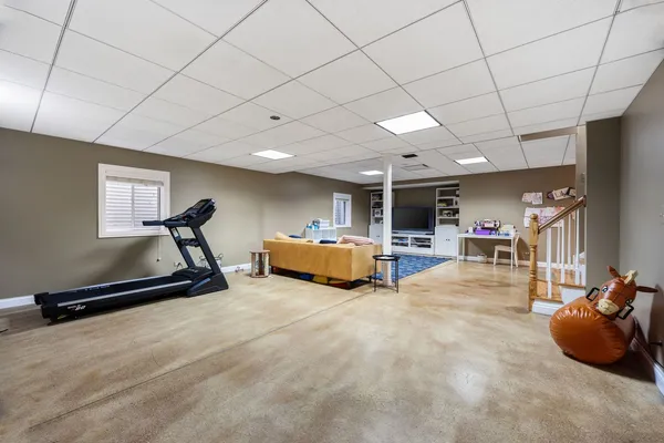 $7,500 | 735 West 8th Street, Hinsdale, IL 60521