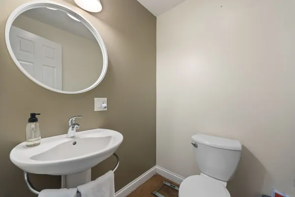 $7,500 | 735 West 8th Street, Hinsdale, IL 60521