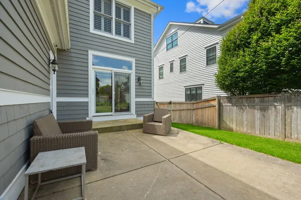 $7,500 | 735 West 8th Street, Hinsdale, IL 60521