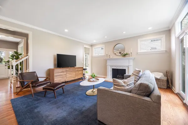 $7,500 | 735 West 8th Street, Hinsdale, IL 60521