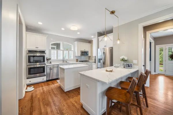 $7,500 | 735 West 8th Street, Hinsdale, IL 60521