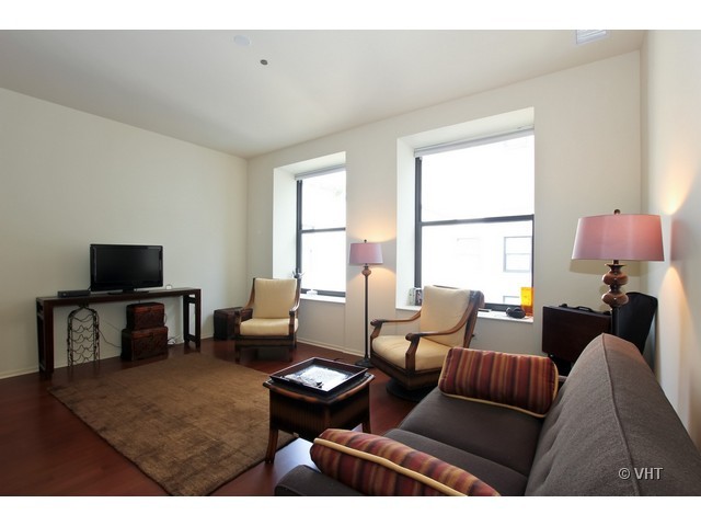 310 South Michigan Avenue, Unit 2206 Chicago, IL 60604 - Photo 2 of 15