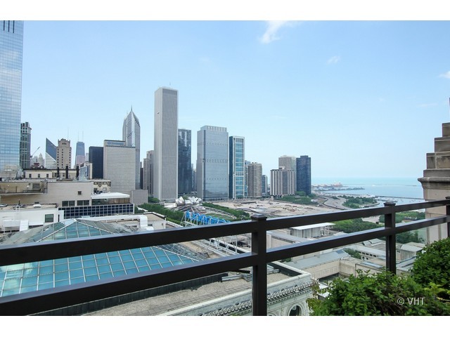 310 South Michigan Avenue, Unit 2206 Chicago, IL 60604 - Photo 12 of 15