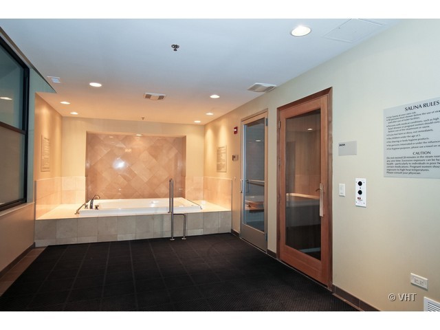 310 South Michigan Avenue, Unit 2206 Chicago, IL 60604 - Photo 13 of 15