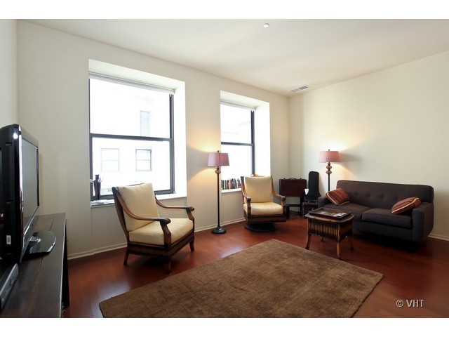 310 South Michigan Avenue, Unit 2206 Chicago, IL 60604 - Photo 3 of 15
