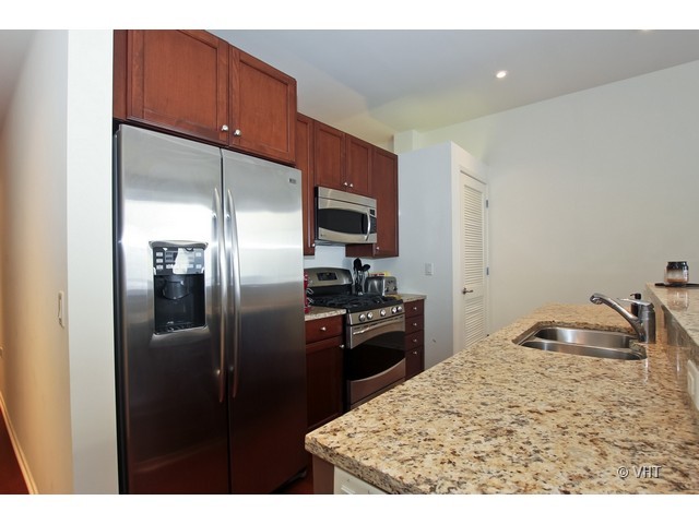 310 South Michigan Avenue, Unit 2206 Chicago, IL 60604 - Photo 4 of 15