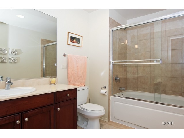 310 South Michigan Avenue, Unit 2206 Chicago, IL 60604 - Photo 8 of 15