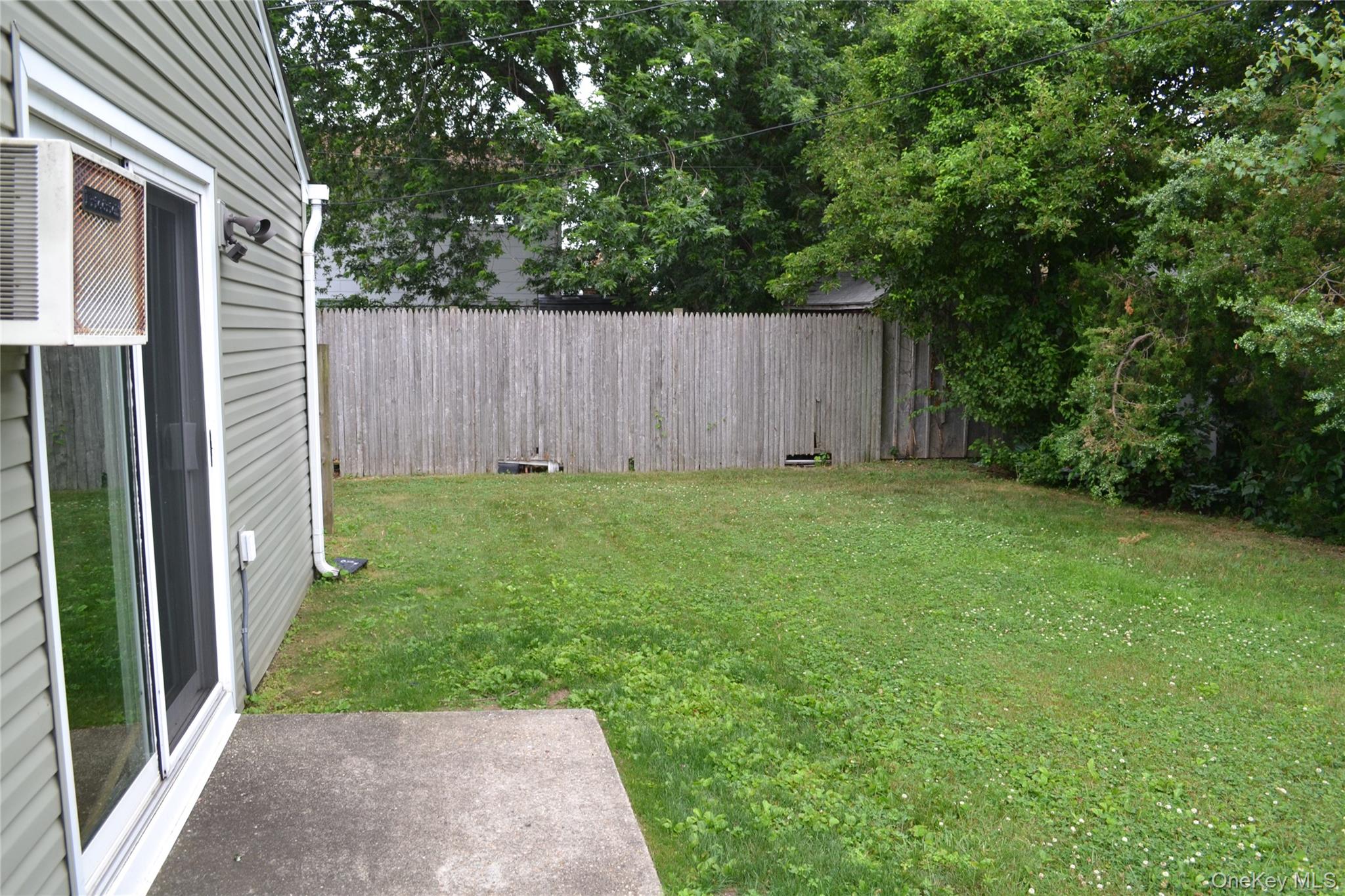 516 Long Beach Road Island Park, NY 11558 - Photo 28 of 31 1BR private yard area