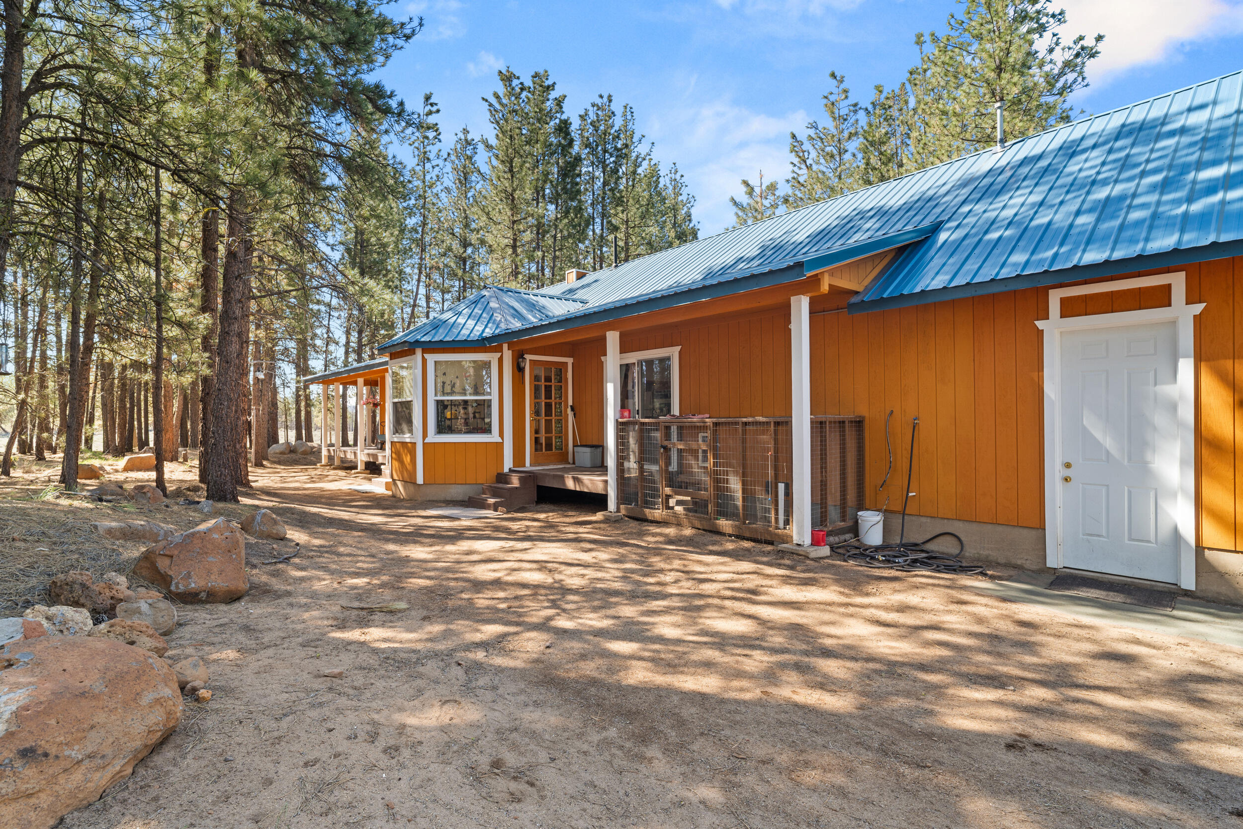27 Blackpine Way Bly, OR 97622 - Photo 24 of 35 Back of home