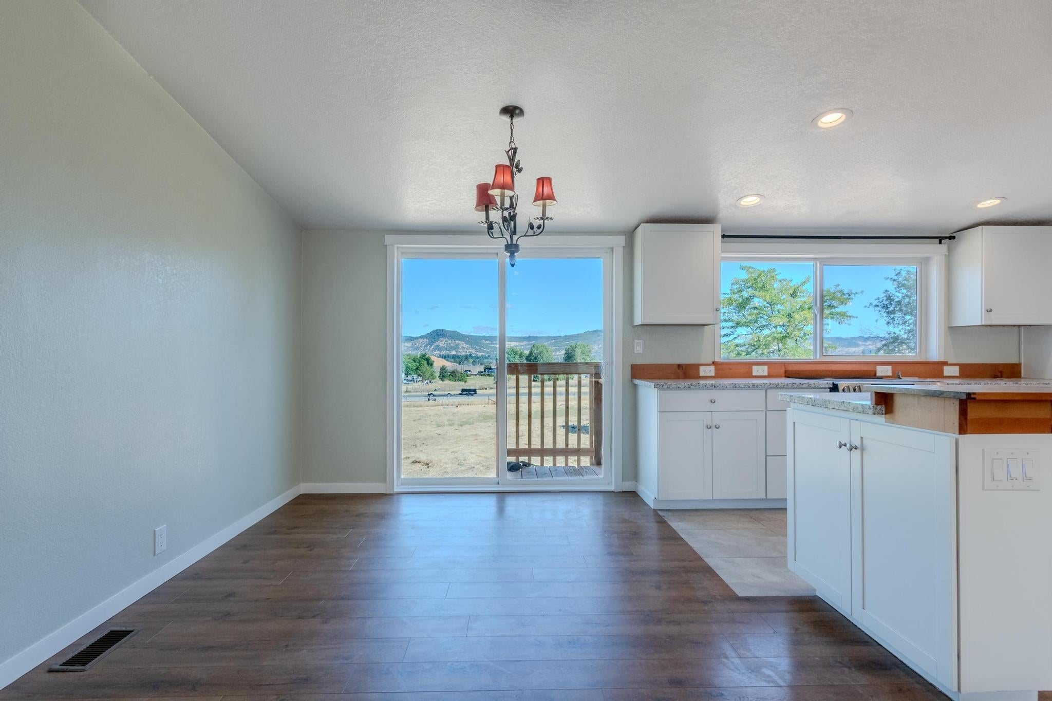 6527 Tolo Road Central Point, OR 97502 - Photo 21 of 34 01-14