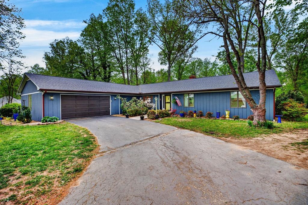 1401 Ladd Road Waynesboro, VA 22980 - Photo 3 of 59 Gallery Image 3