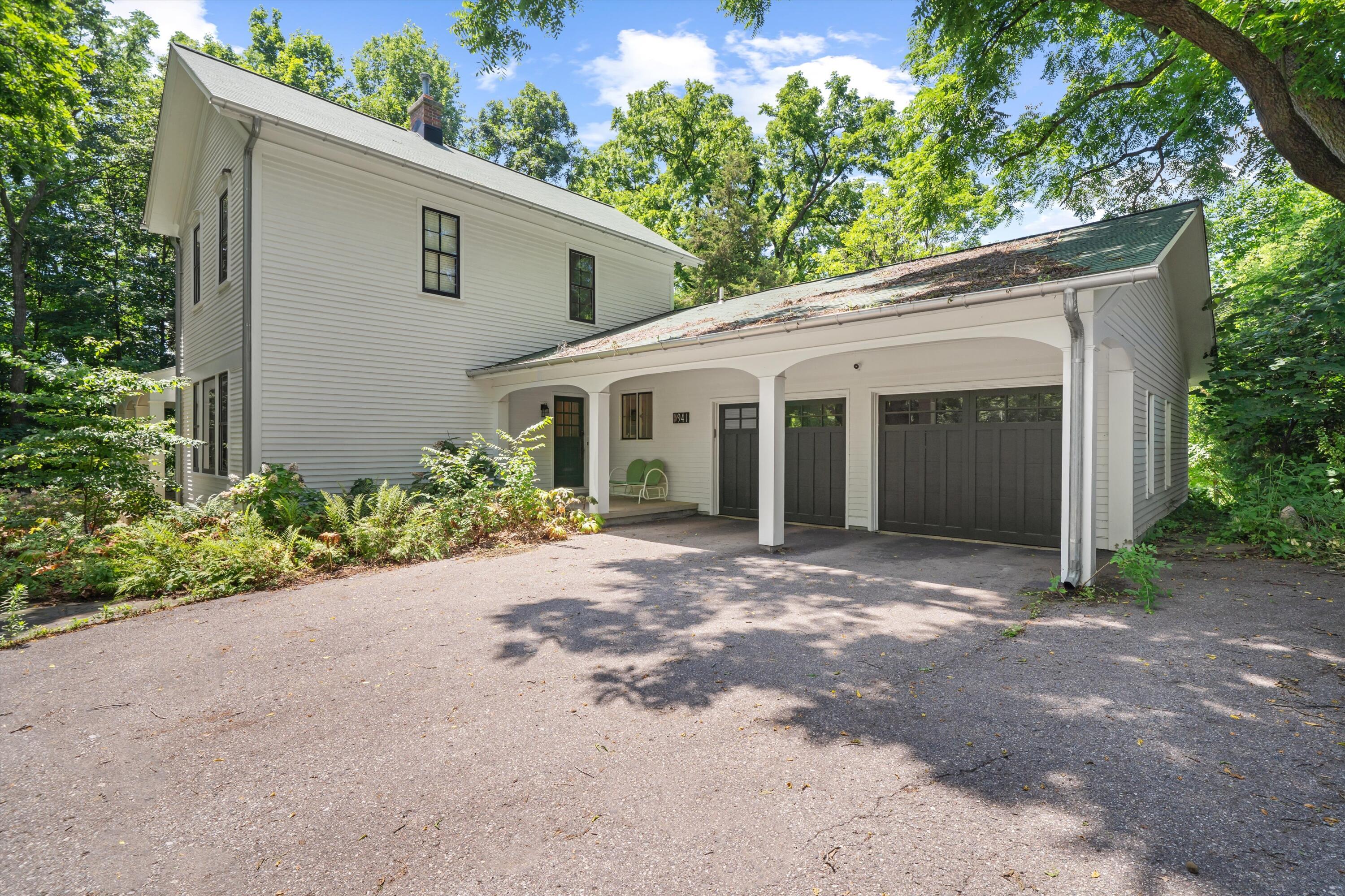941 Newport Road Ann Arbor, MI 48103 - Photo 2 of 30 07-DSC09762