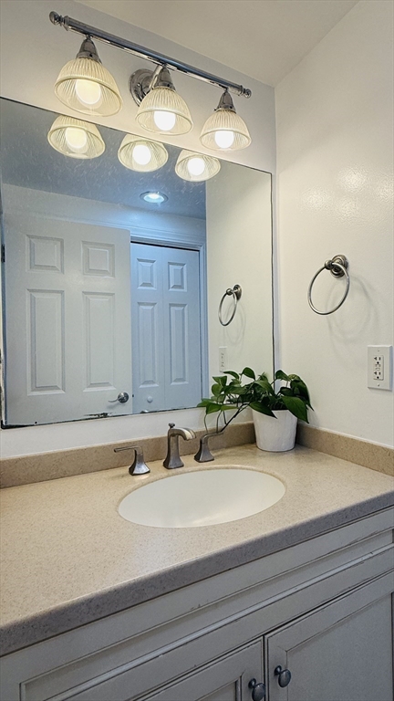 52 Jericho Road, Unit 52 Weston, MA 02493 - Photo 17 of 25