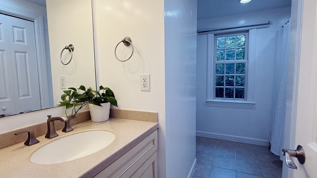 52 Jericho Road, Unit 52 Weston, MA 02493 - Photo 18 of 25