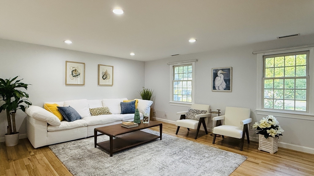 52 Jericho Road, Unit 52 Weston, MA 02493 - Photo 2 of 25